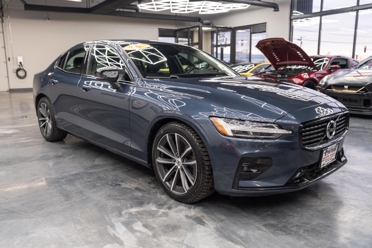 Volvo S60 B5 Momentum AWD 2022