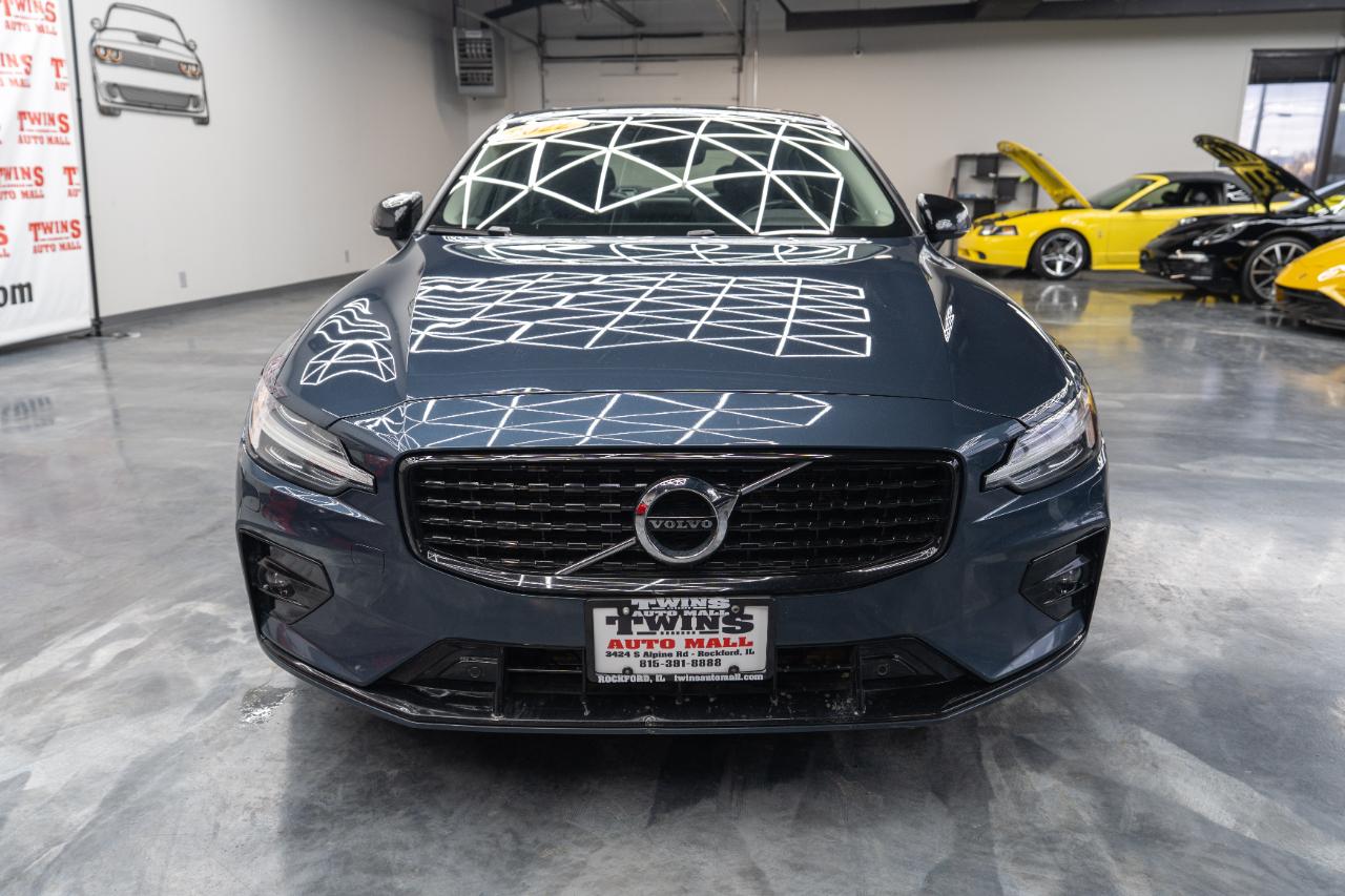 Volvo S60 B5 Momentum AWD 2022