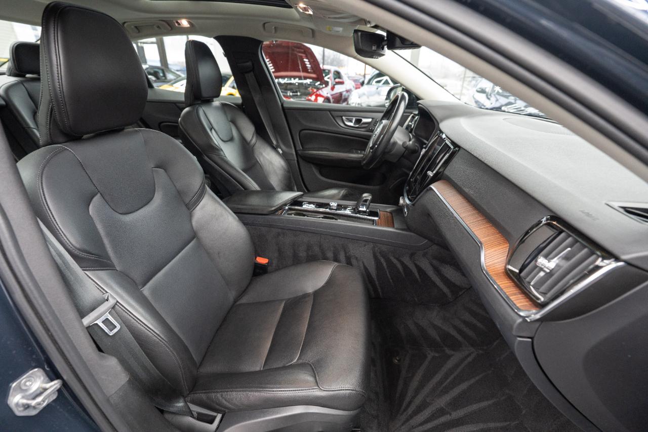 Volvo S60 B5 Momentum AWD 2022