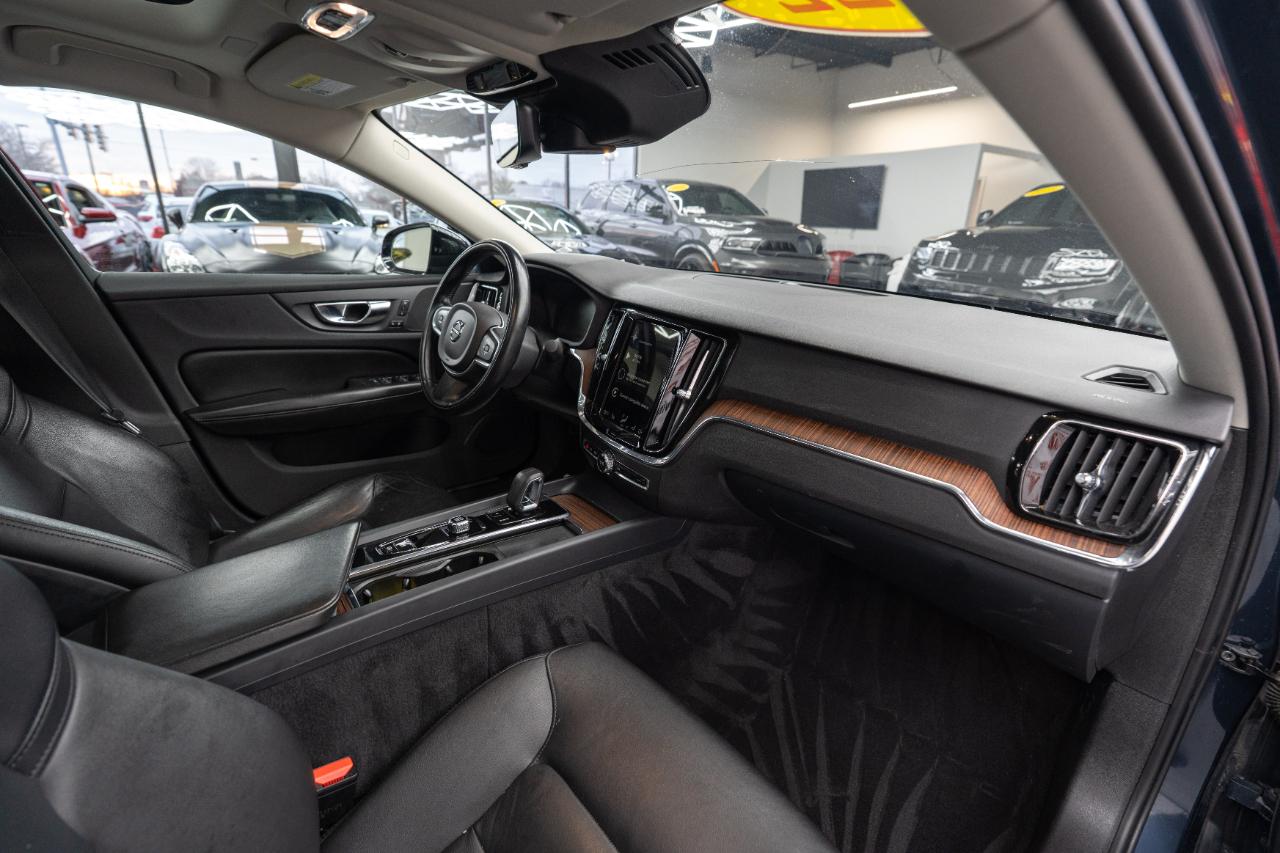 Volvo S60 B5 Momentum AWD 2022