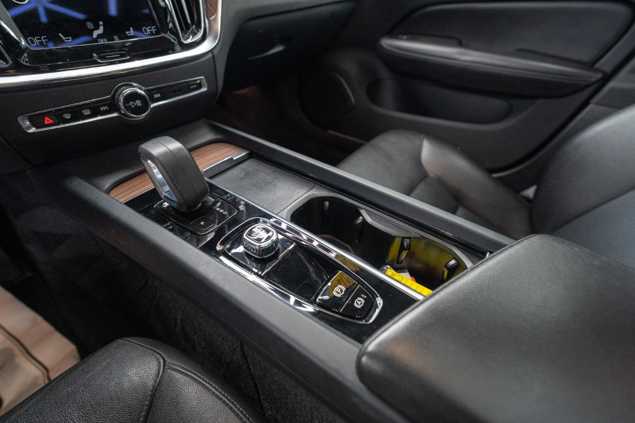 Volvo S60 B5 Momentum AWD 2022