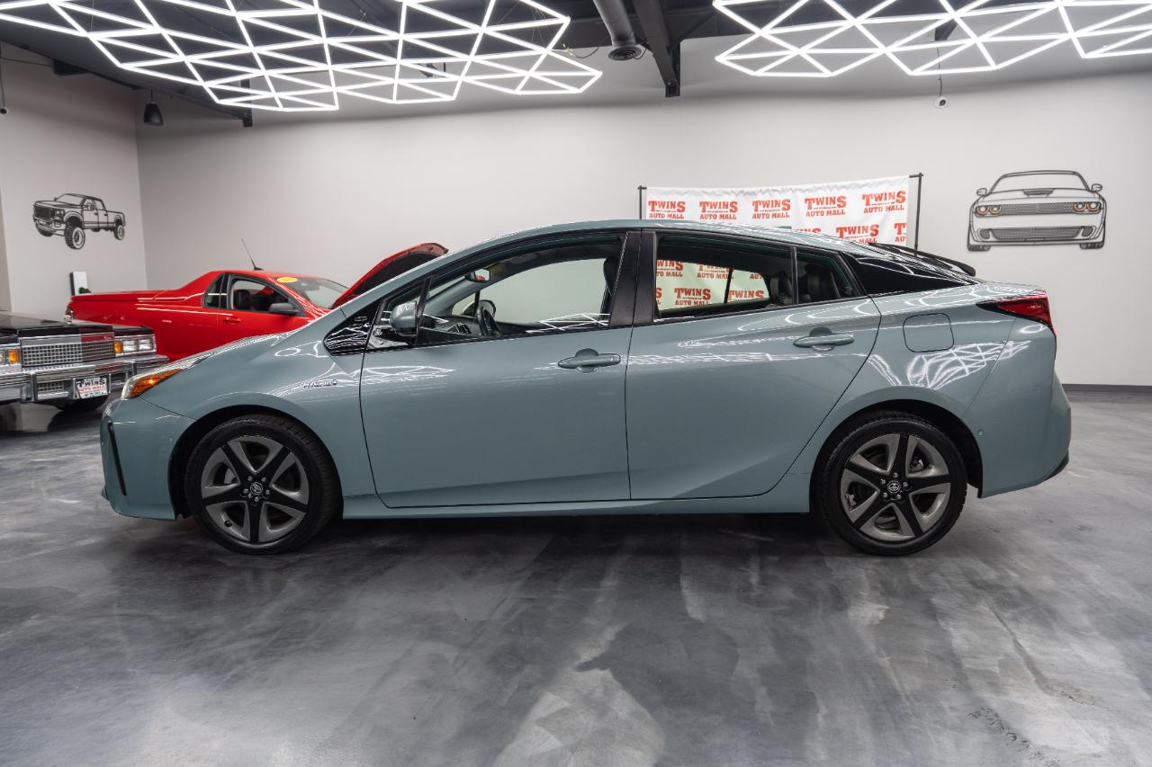 Toyota Prius L Eco 2019