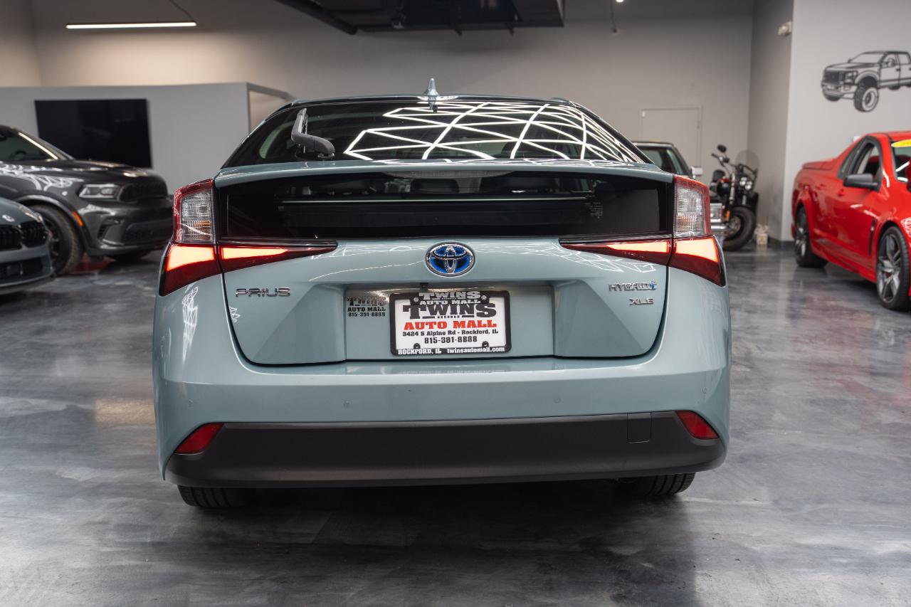 Toyota Prius L Eco 2019
