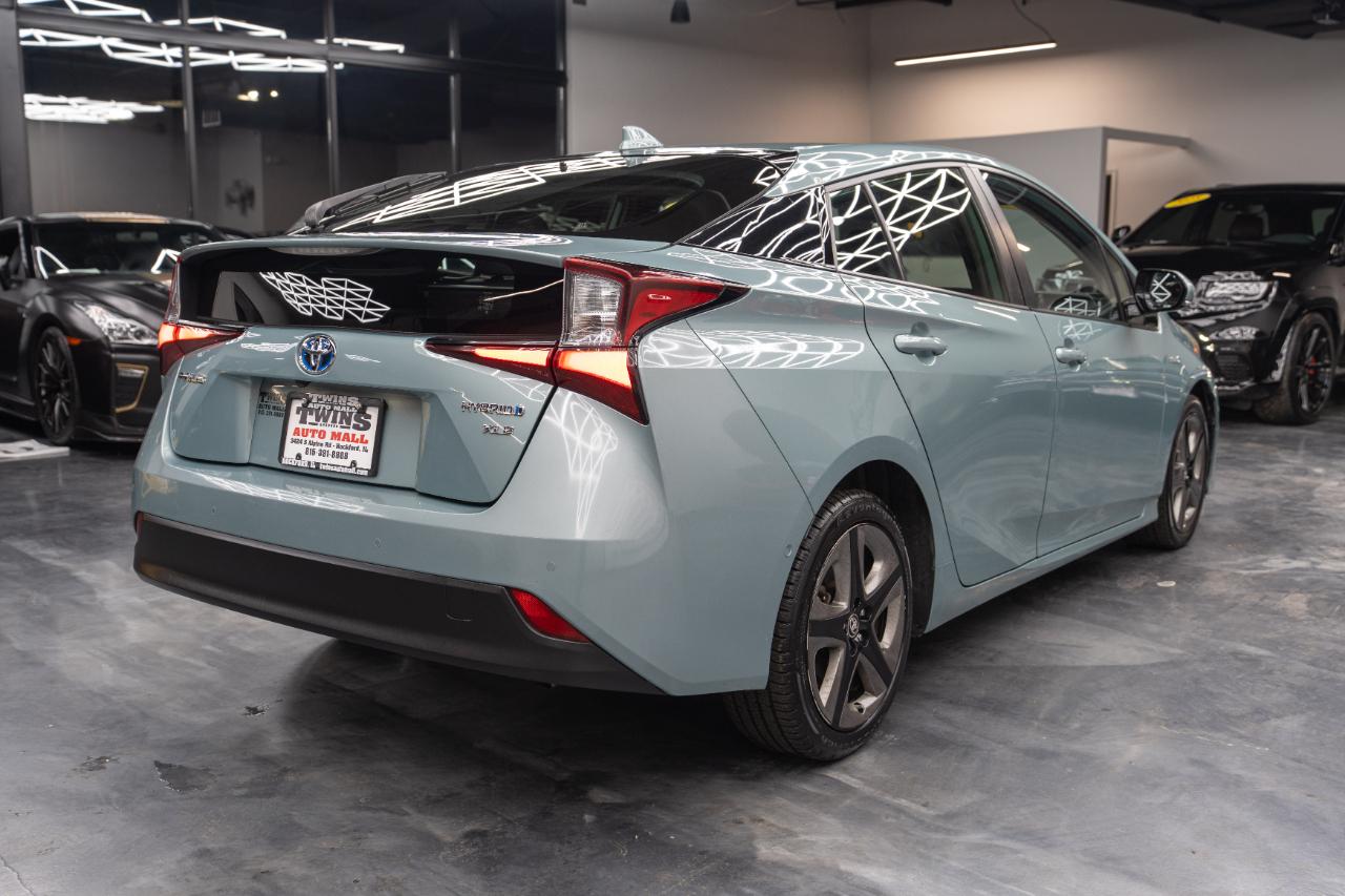 Toyota Prius L Eco 2019