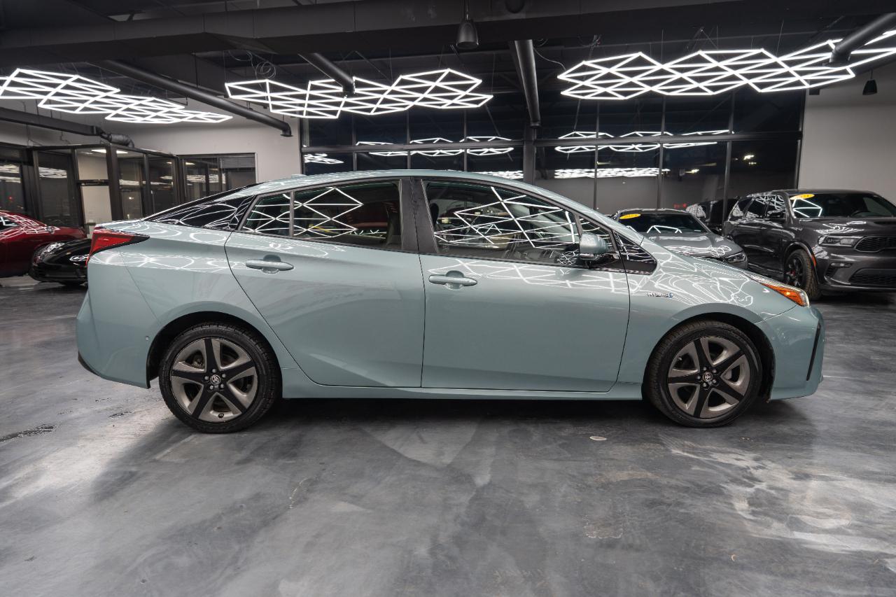 Toyota Prius L Eco 2019