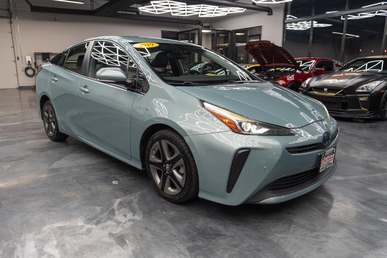 Toyota Prius L Eco 2019
