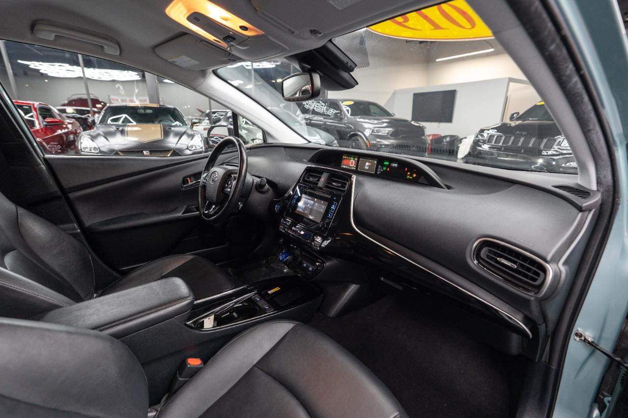 Toyota Prius L Eco 2019