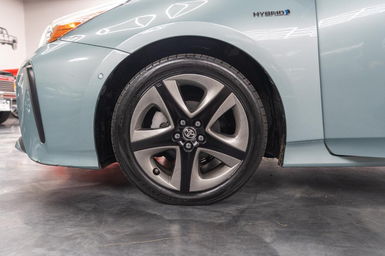 Toyota Prius L Eco 2019