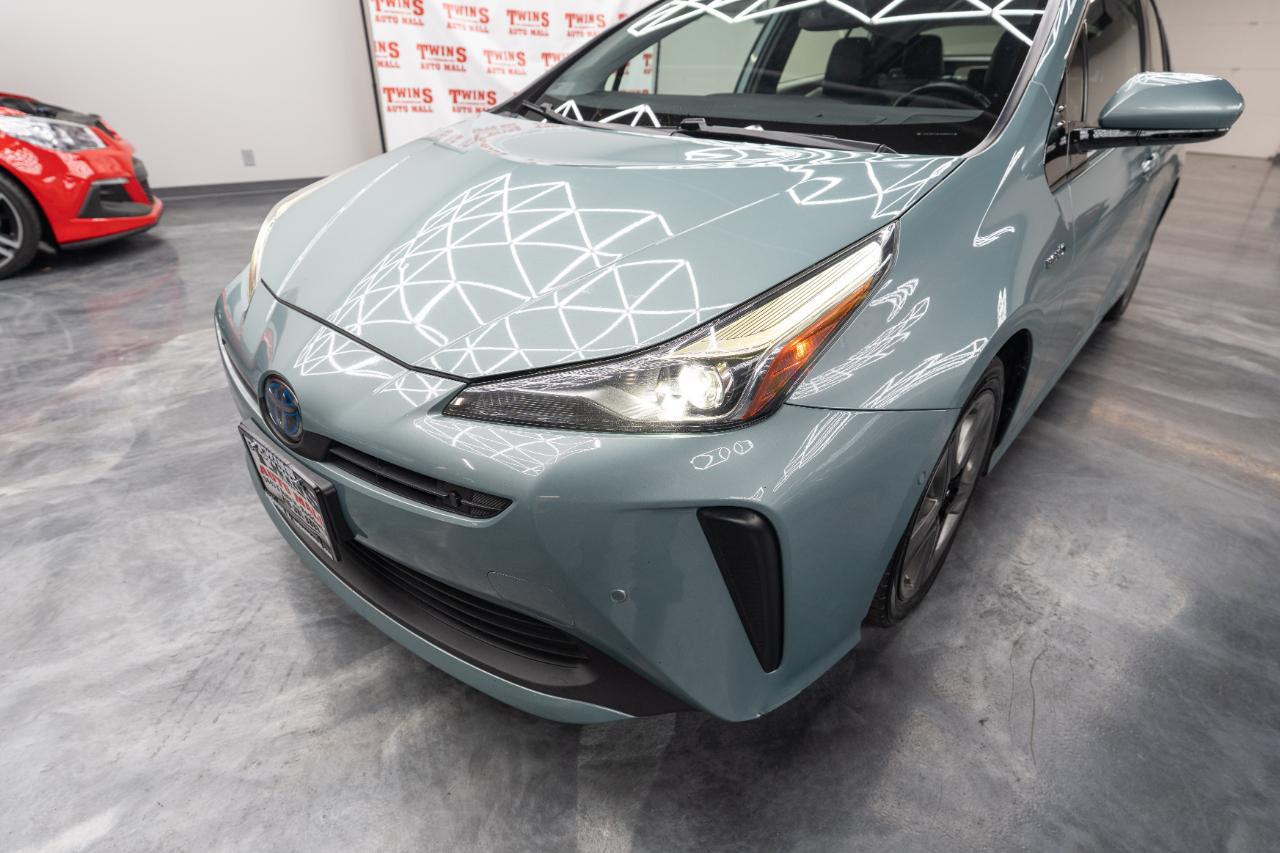 Toyota Prius L Eco 2019