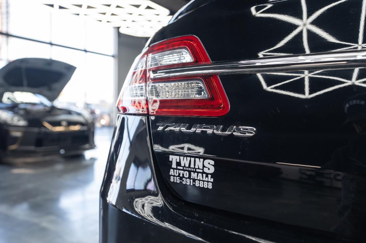 Ford Taurus Limited AWD 2018