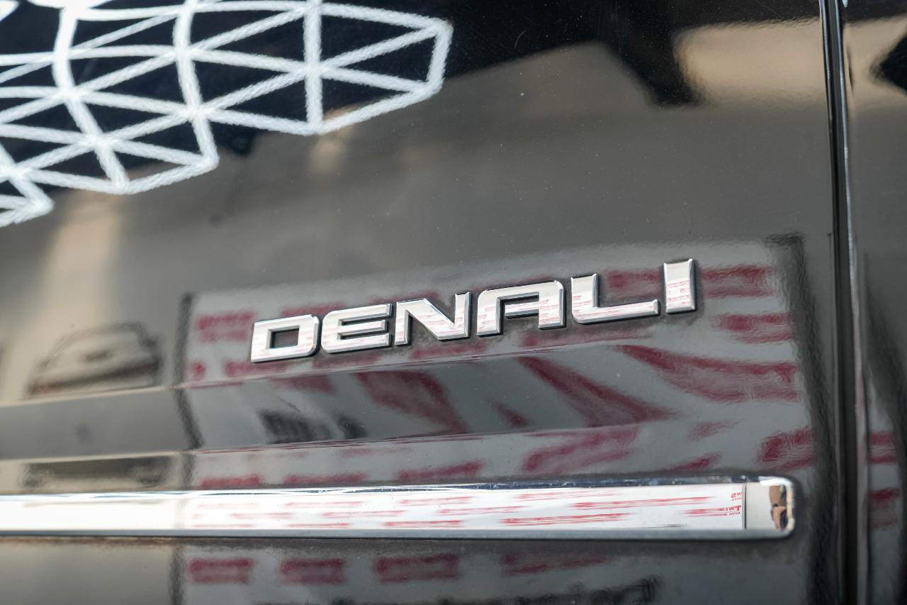 GMC Yukon Denali 4WD 2018