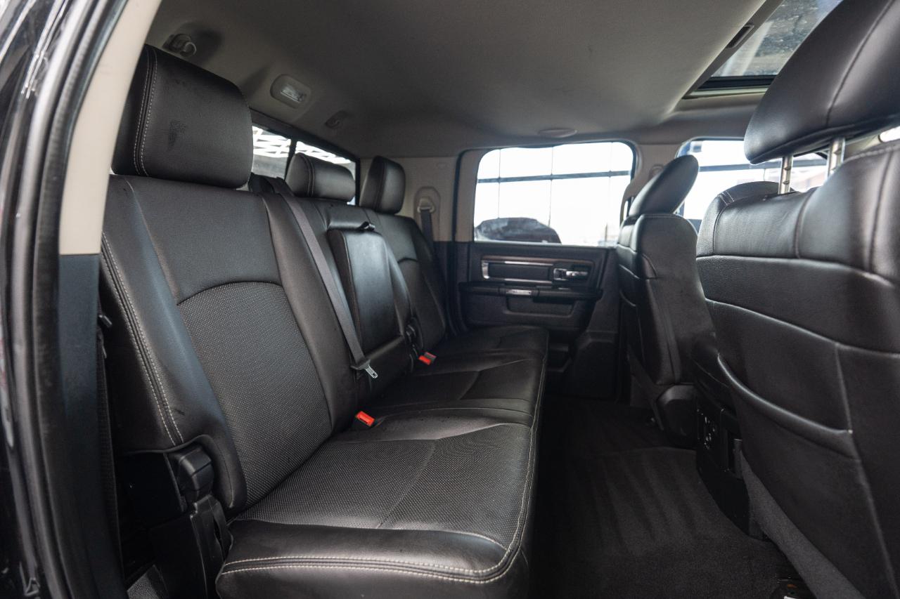 RAM 3500 Laramie Mega Cab 4WD DRW 2015
