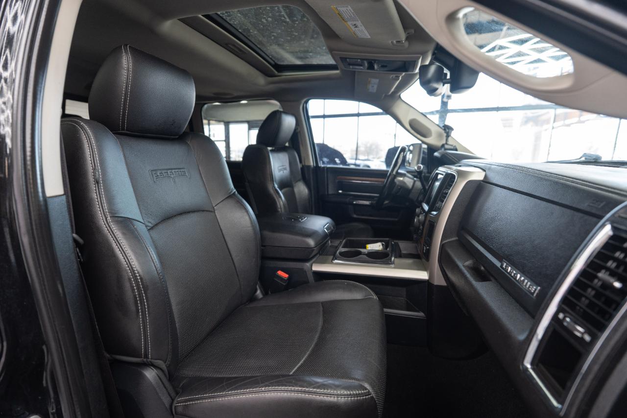 RAM 3500 Laramie Mega Cab 4WD DRW 2015