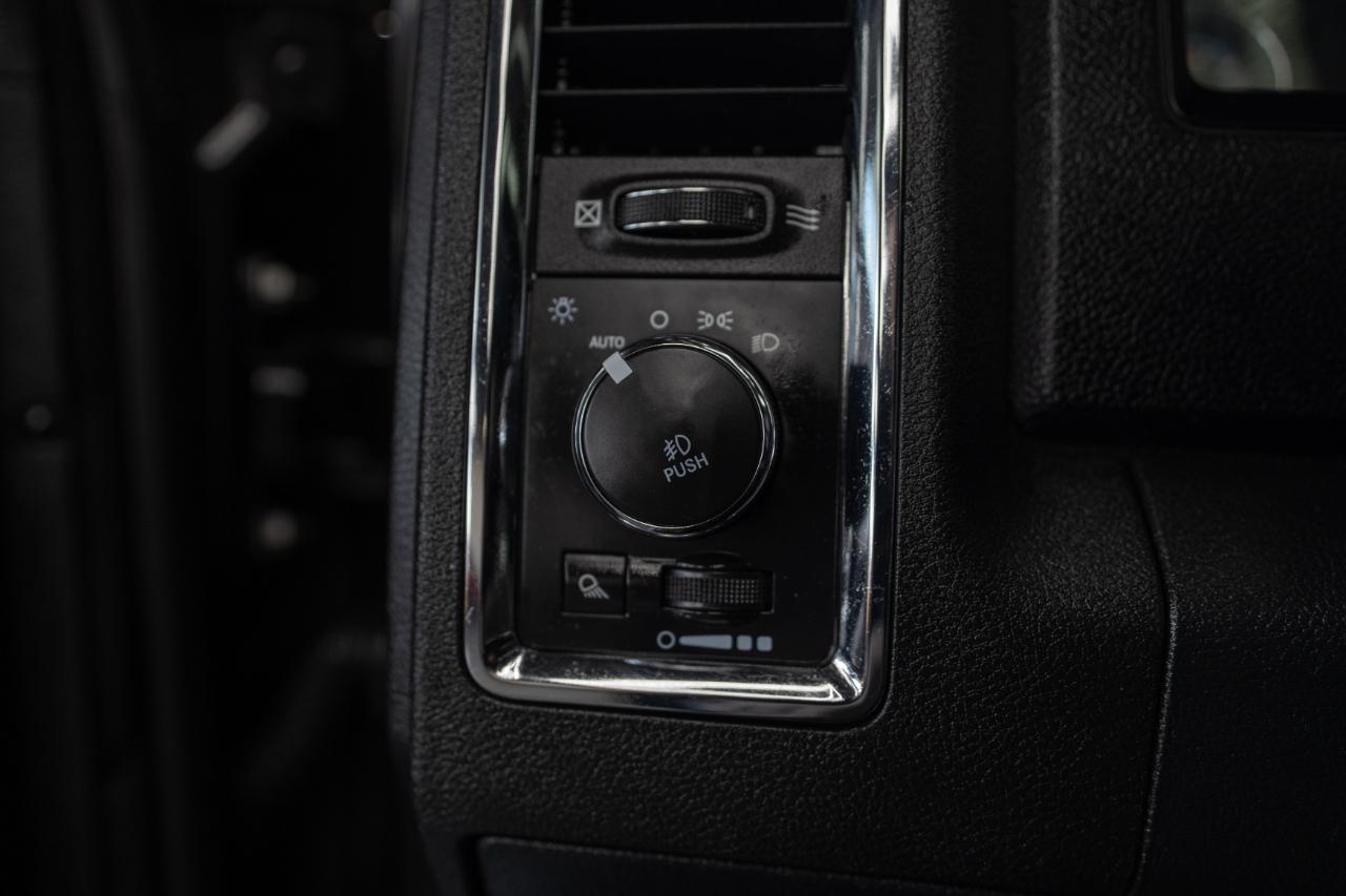 RAM 3500 Laramie Mega Cab 4WD DRW 2015