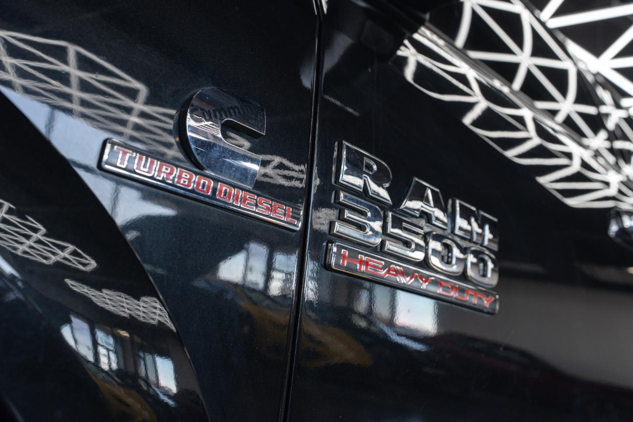 RAM 3500 Laramie Mega Cab 4WD DRW 2015