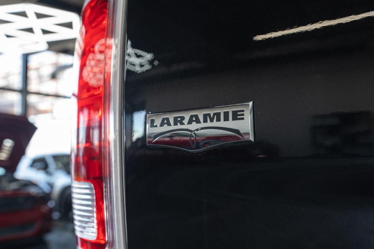 RAM 3500 Laramie Mega Cab 4WD DRW 2015