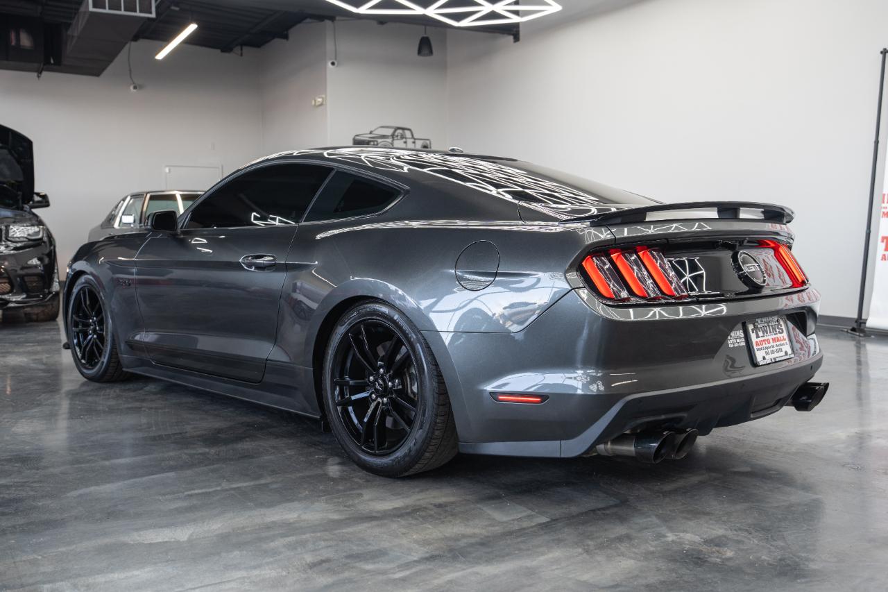 Ford Mustang GT Premium Coupe 2016