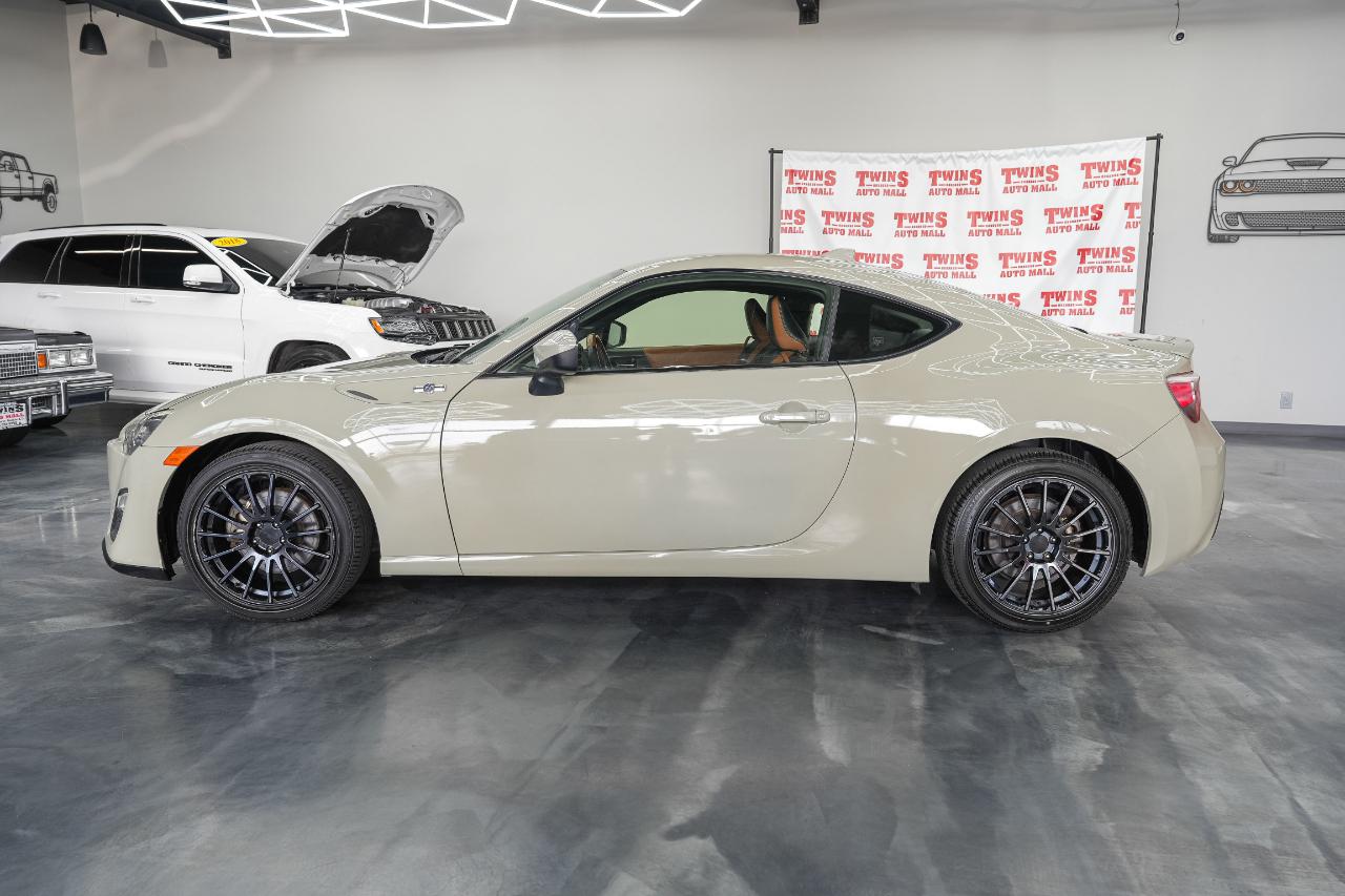 Scion FR-S 6MT 2016
