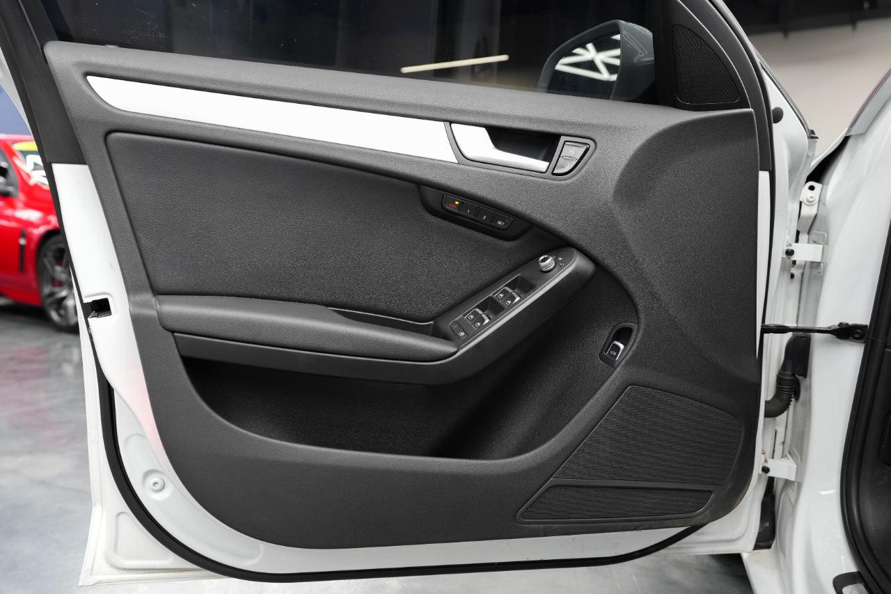 Audi A4 2.0T Premium Sedan quattro Manual 2013