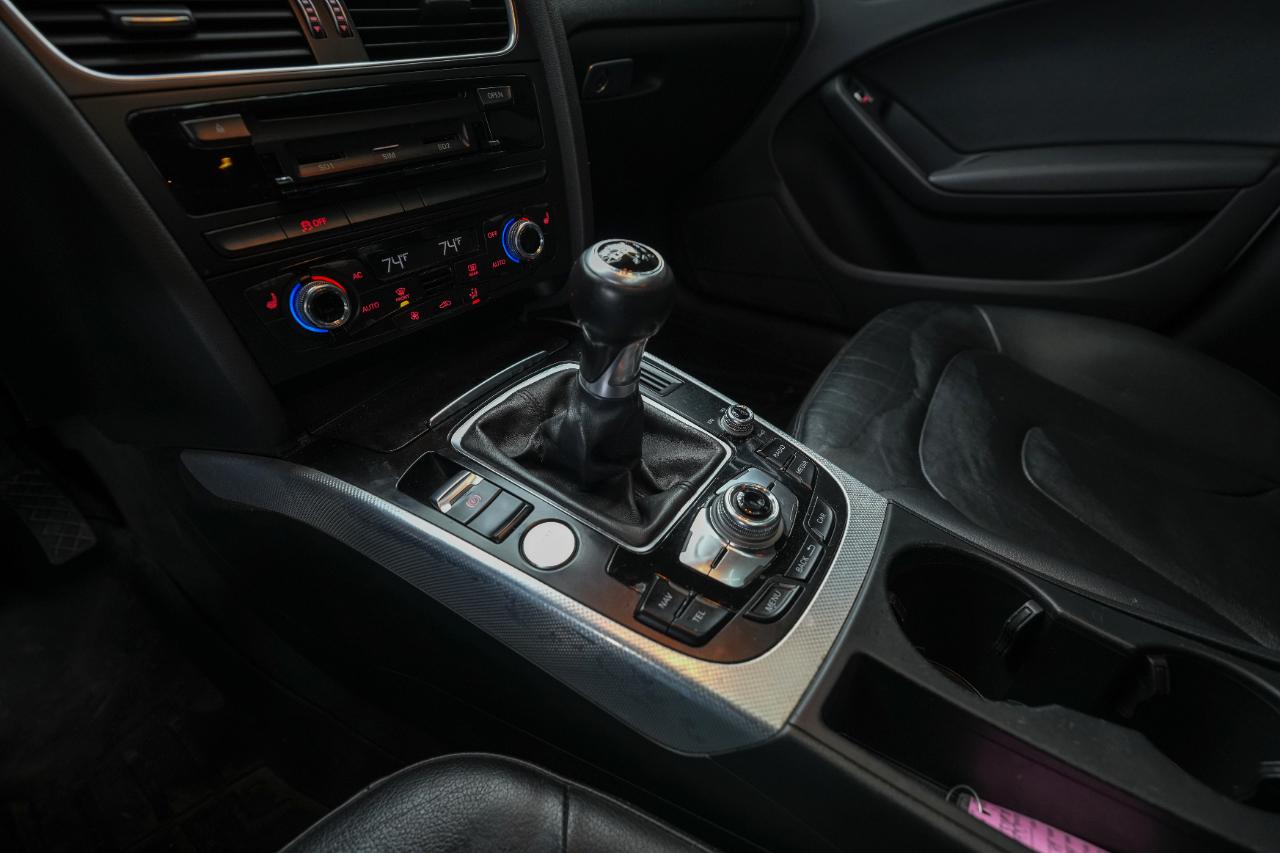 Audi A4 2.0T Premium Sedan quattro Manual 2013