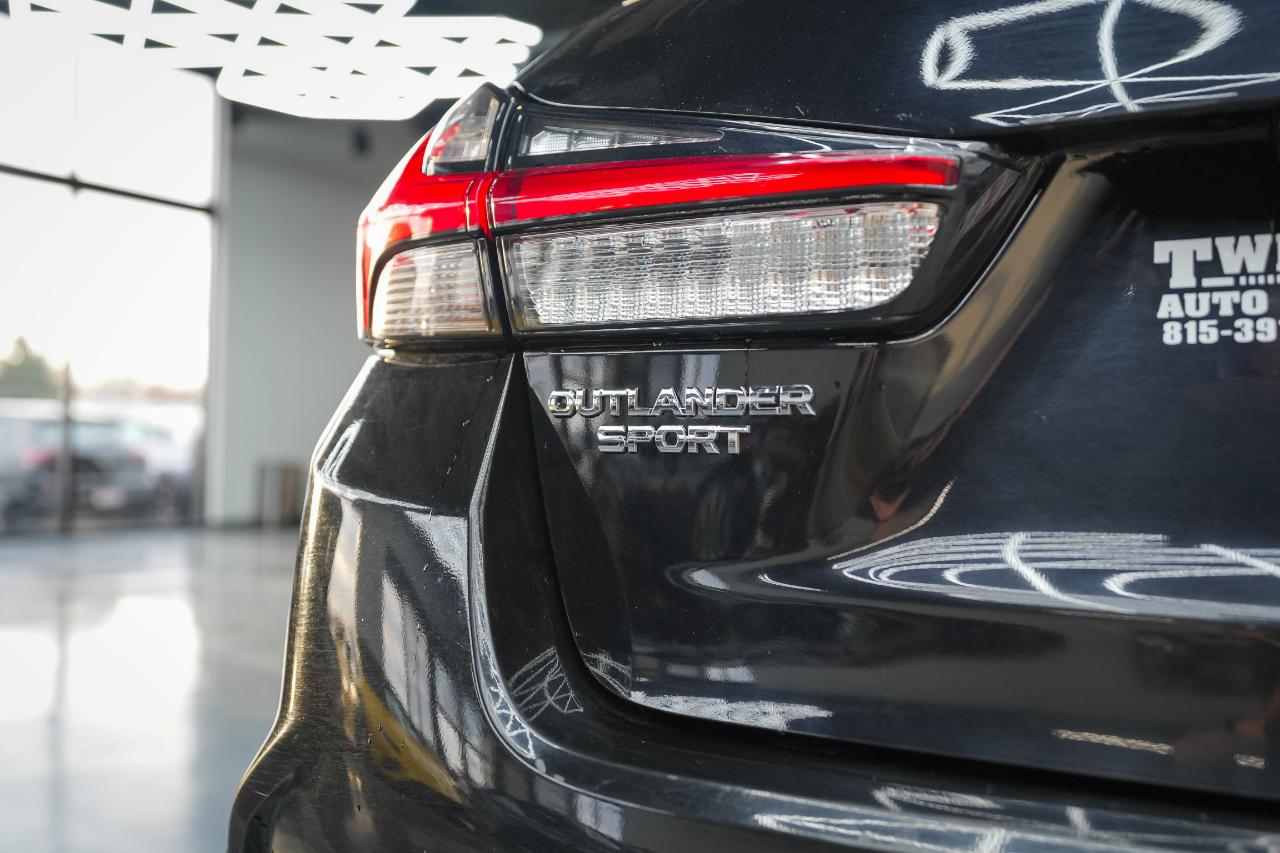 Mitsubishi Outlander Sport 2.0 ES 4WD 2024