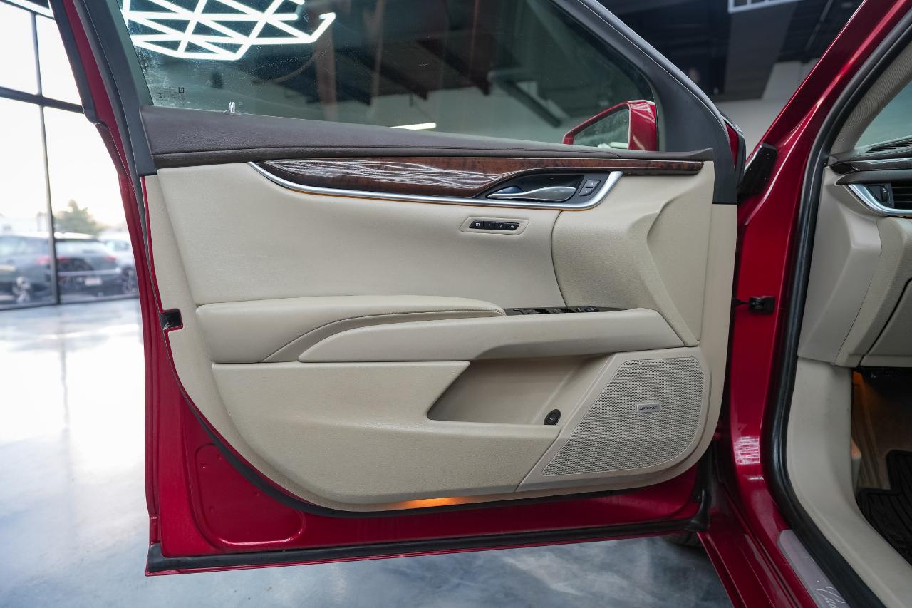 Cadillac XTS  2014