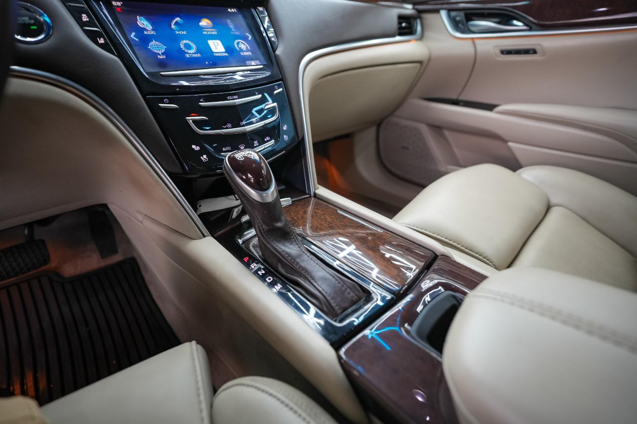 Cadillac XTS  2014