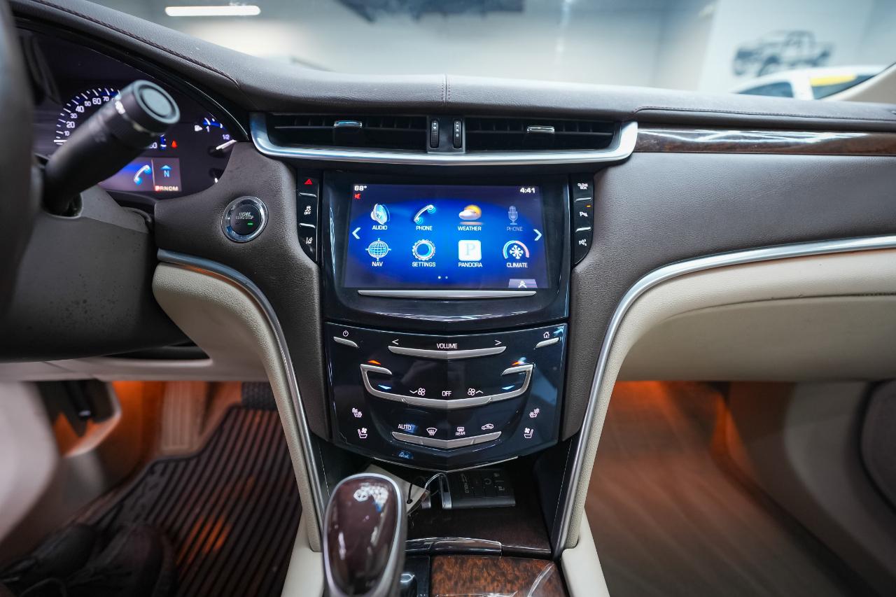 Cadillac XTS  2014