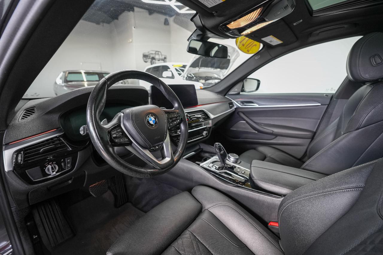 BMW 5-Series 530i xDrive 2021