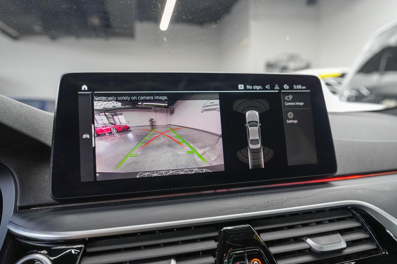 BMW 5-Series 530i xDrive 2021