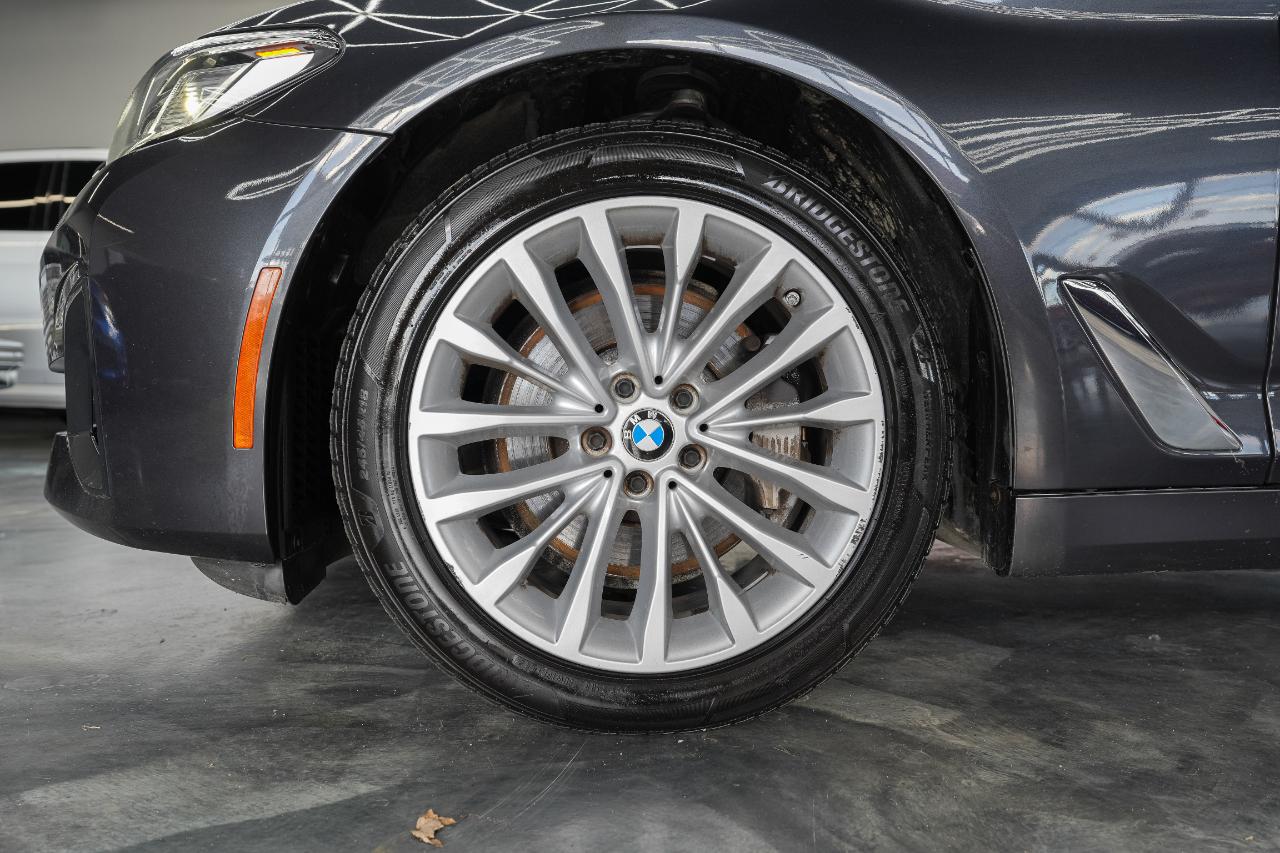 BMW 5-Series 530i xDrive 2021