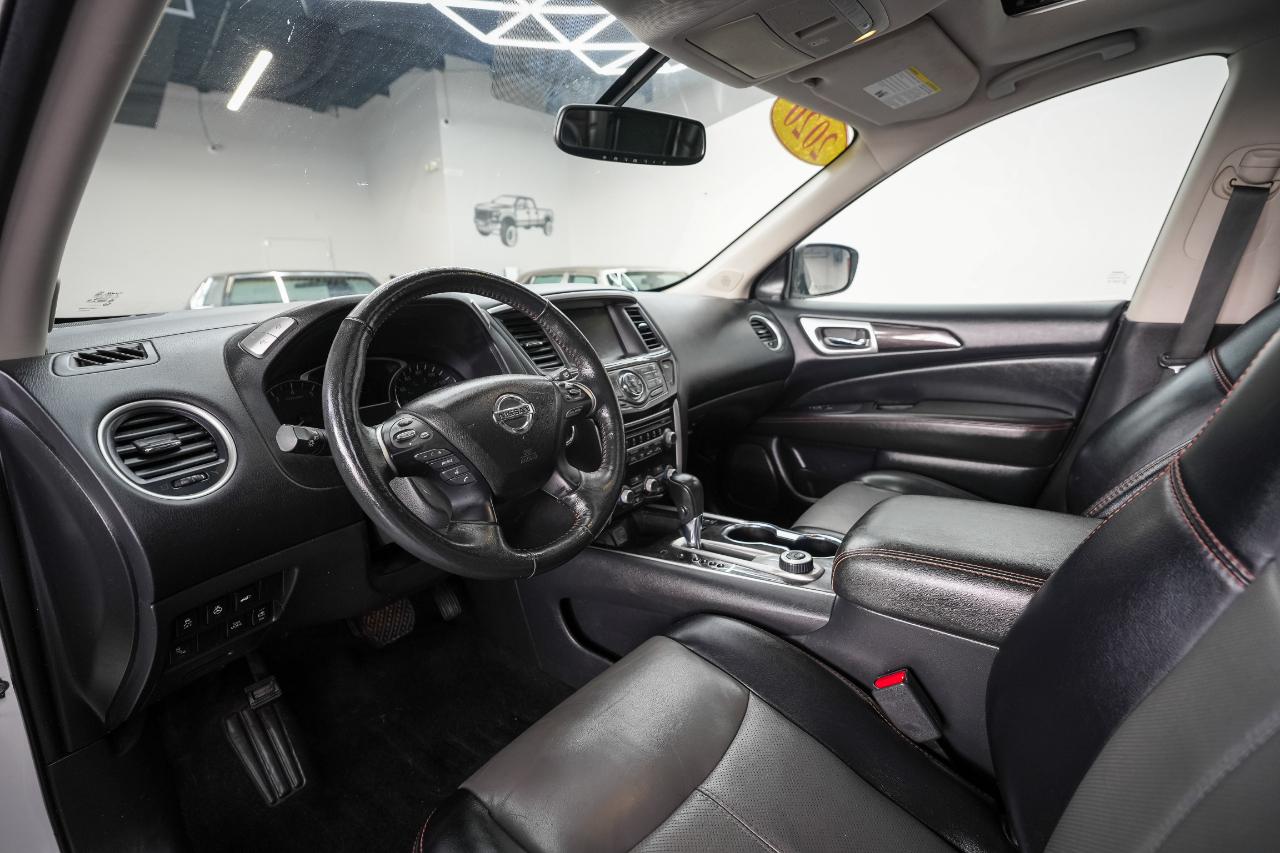 Nissan Pathfinder SL 4WD 2020