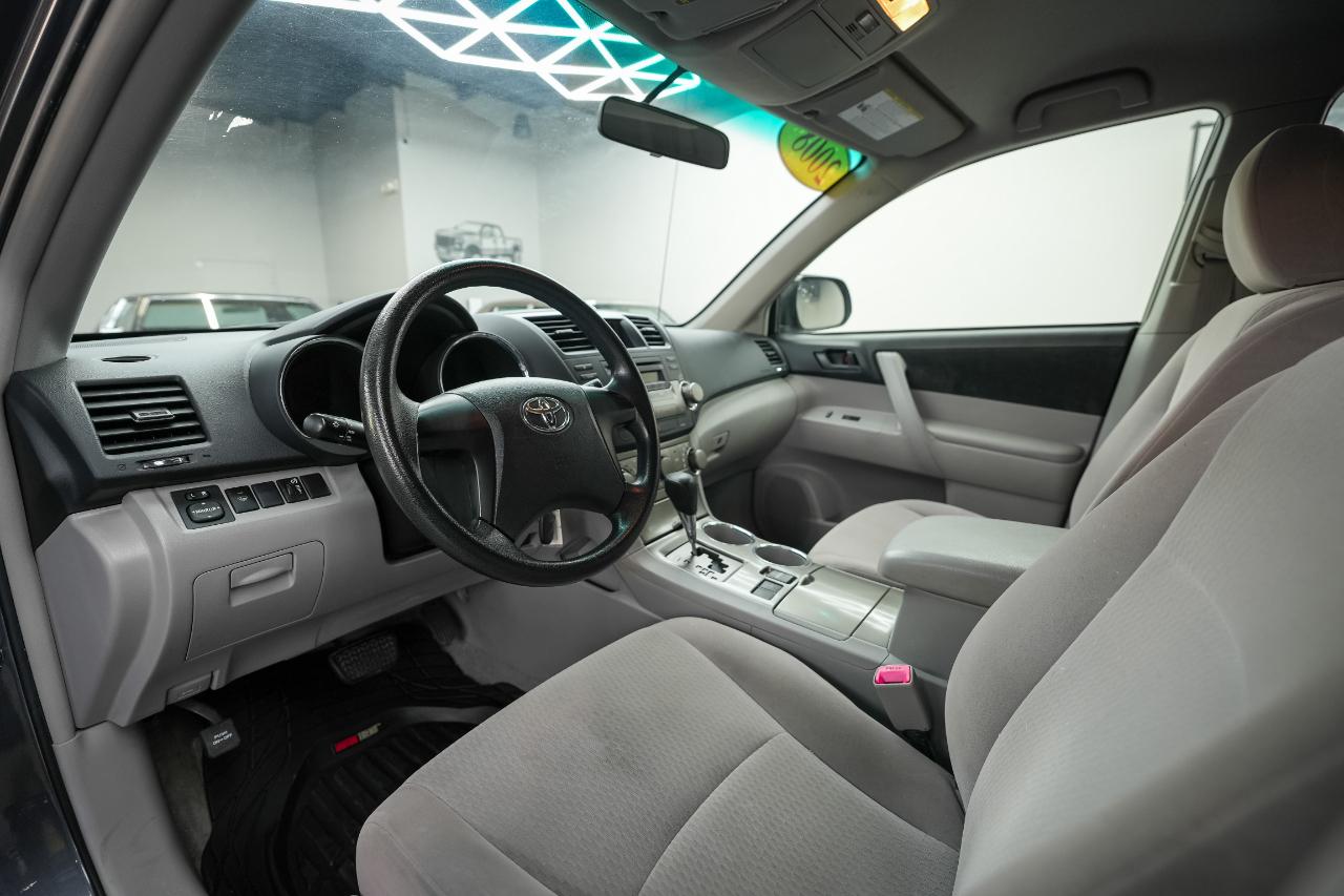 Toyota Highlander Base 2WD 2008