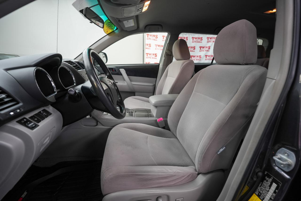 Toyota Highlander Base 2WD 2008