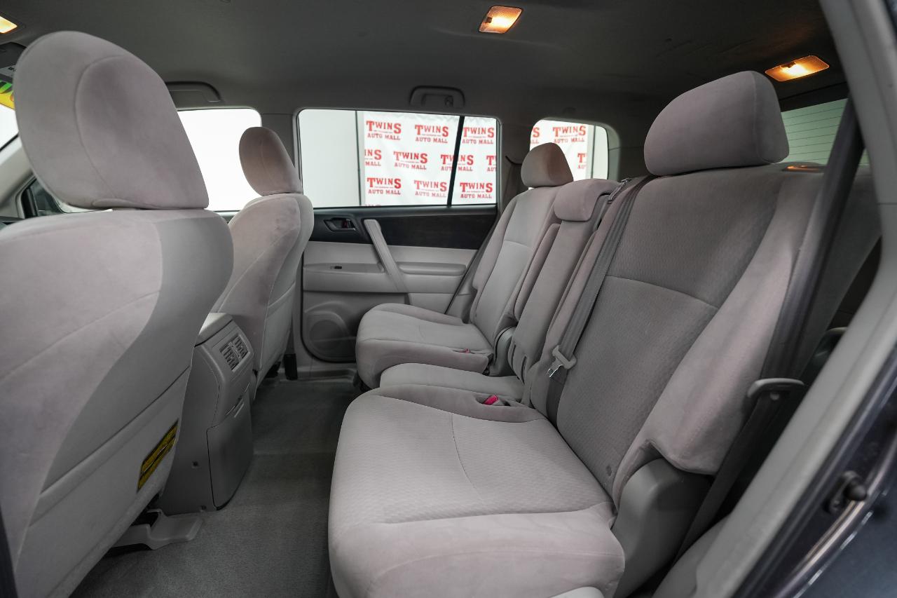 Toyota Highlander Base 2WD 2008
