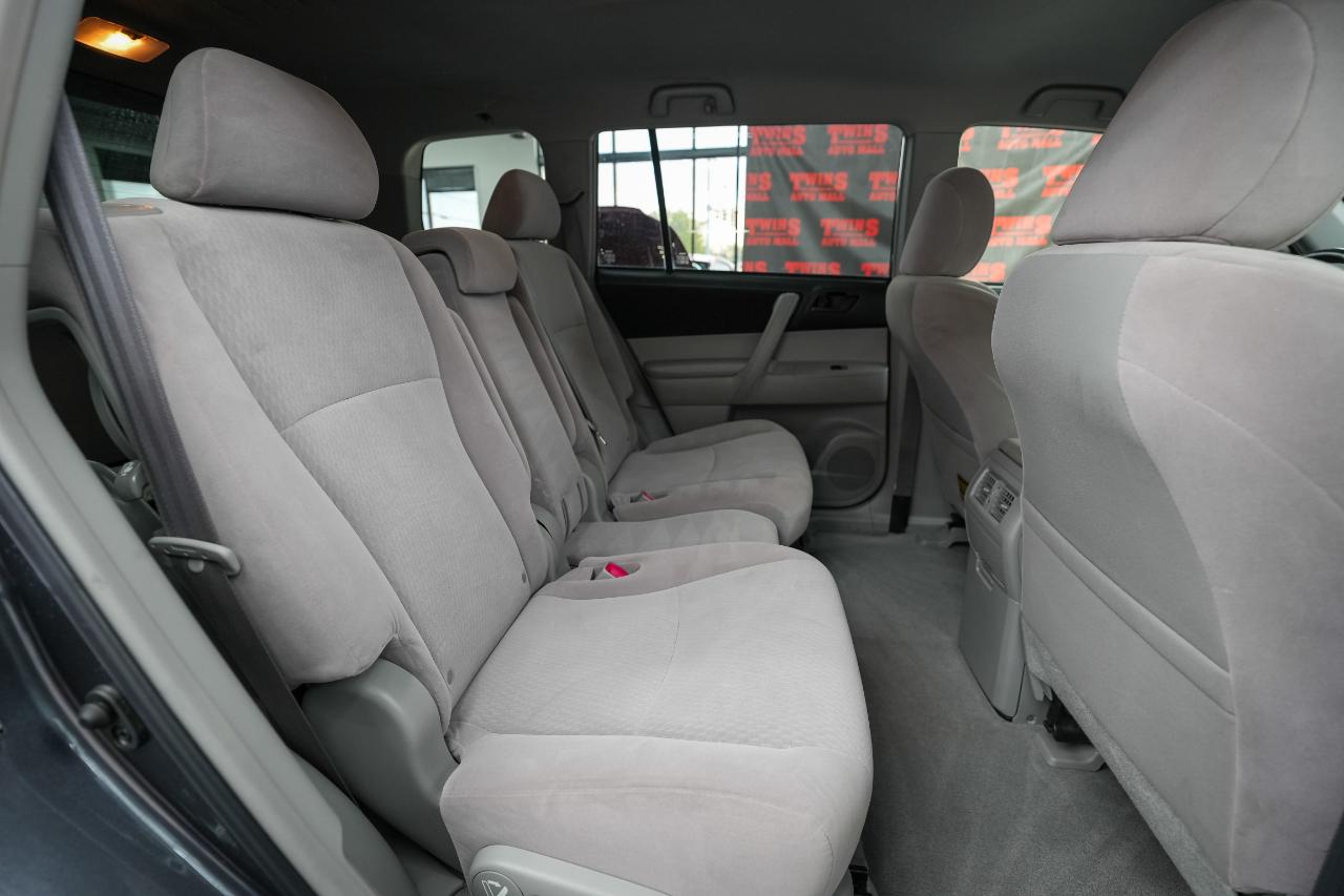 Toyota Highlander Base 2WD 2008