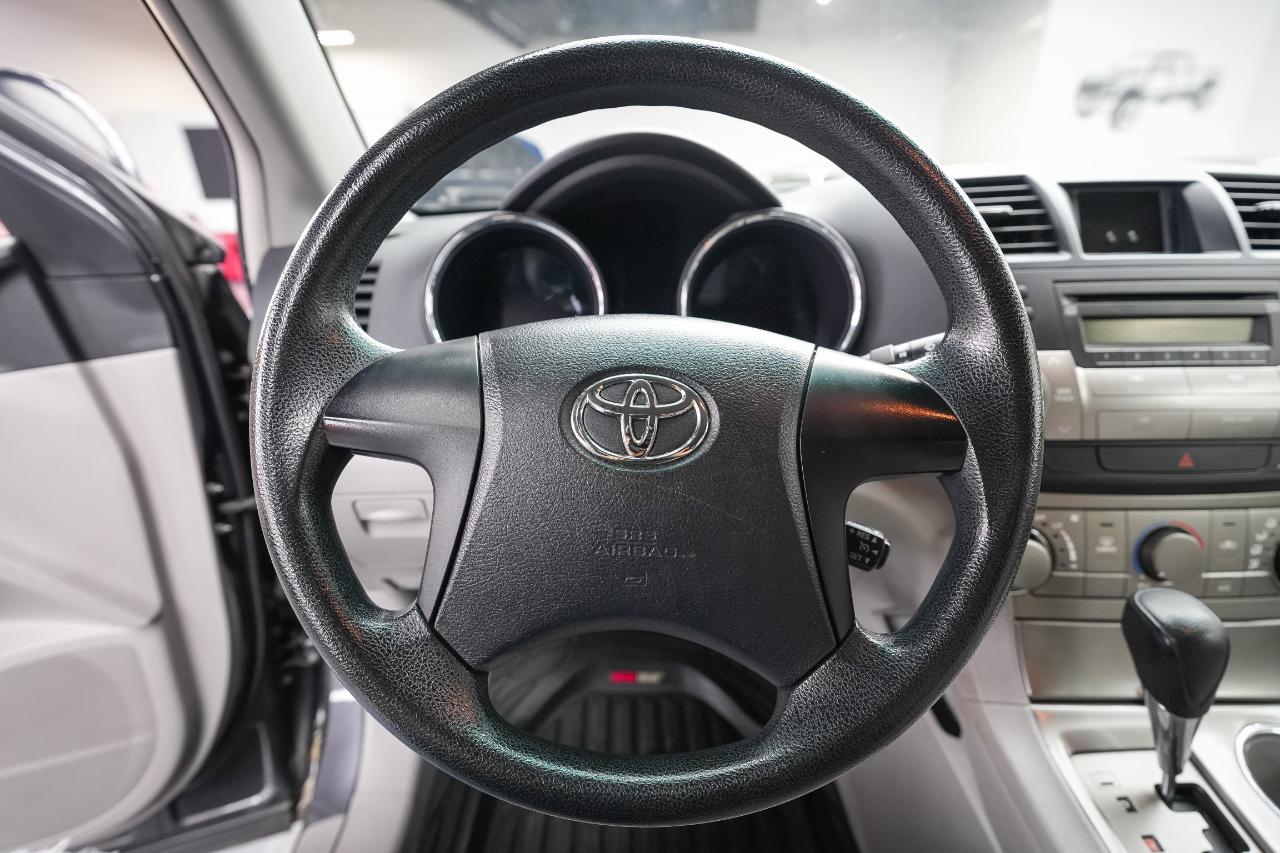 Toyota Highlander Base 2WD 2008