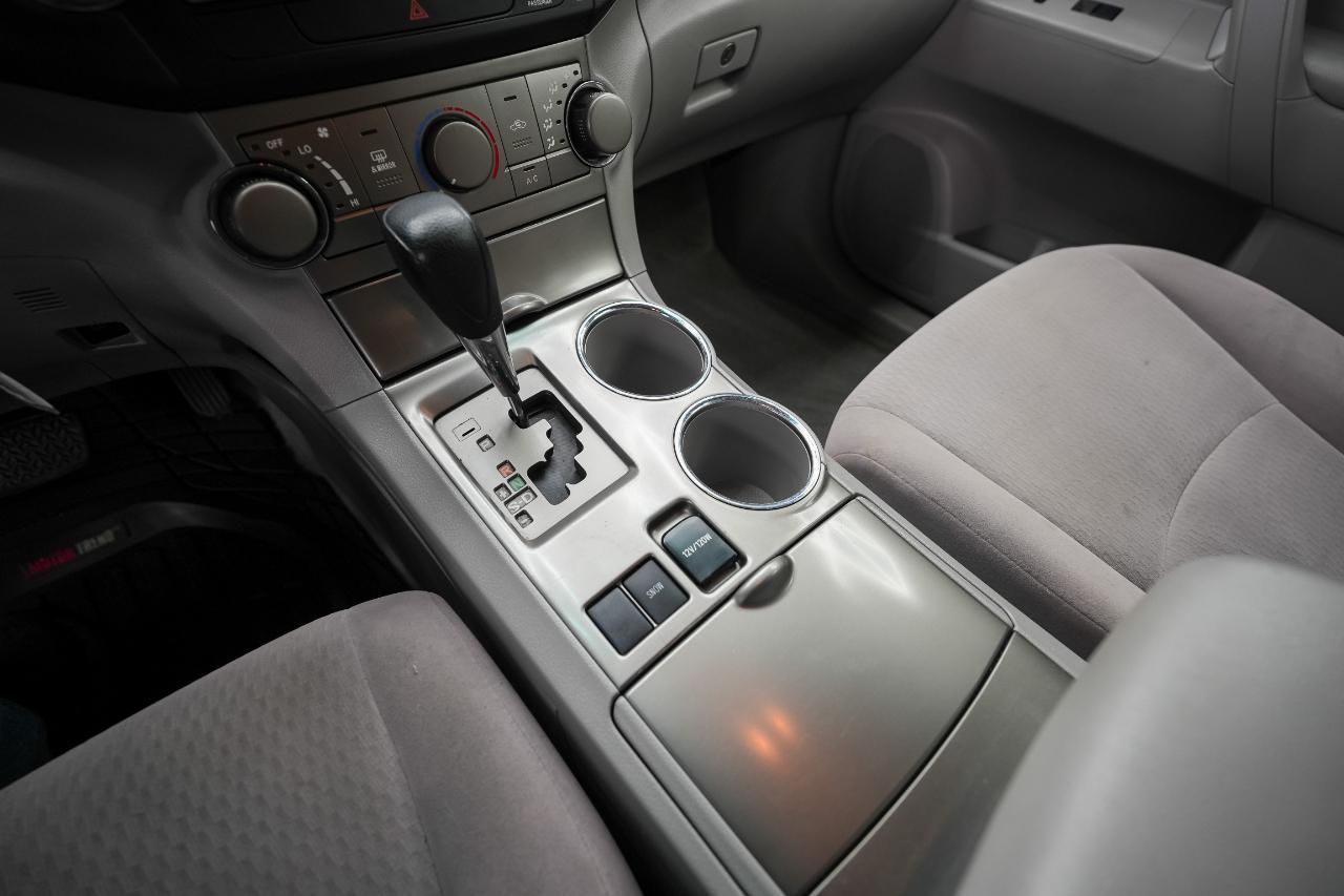 Toyota Highlander Base 2WD 2008