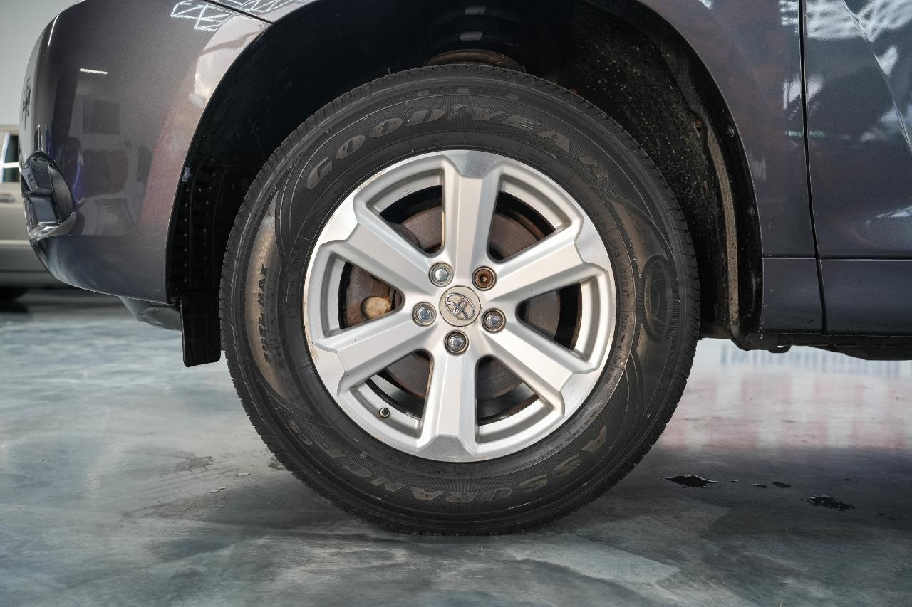 Toyota Highlander Base 2WD 2008