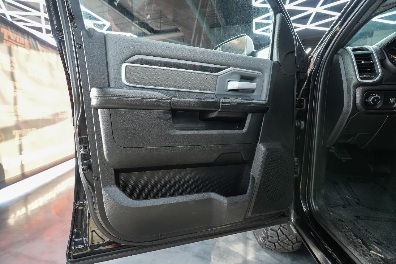RAM 2500 Tradesman Crew Cab SWB 4WD 2022