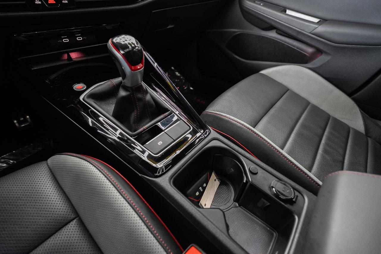 Volkswagen Golf GTI Autobahn 6M 2024