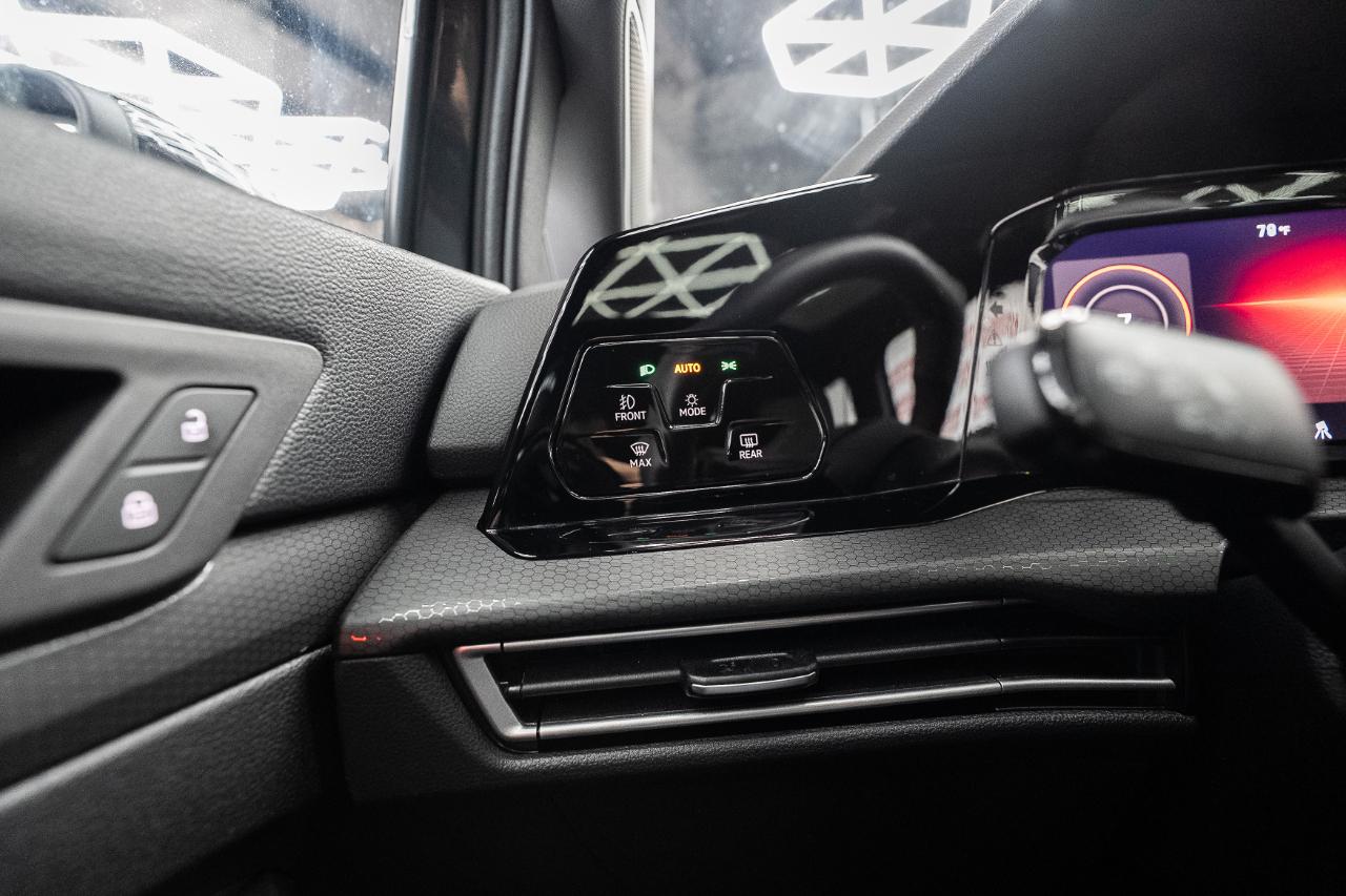 Volkswagen Golf GTI Autobahn 6M 2024