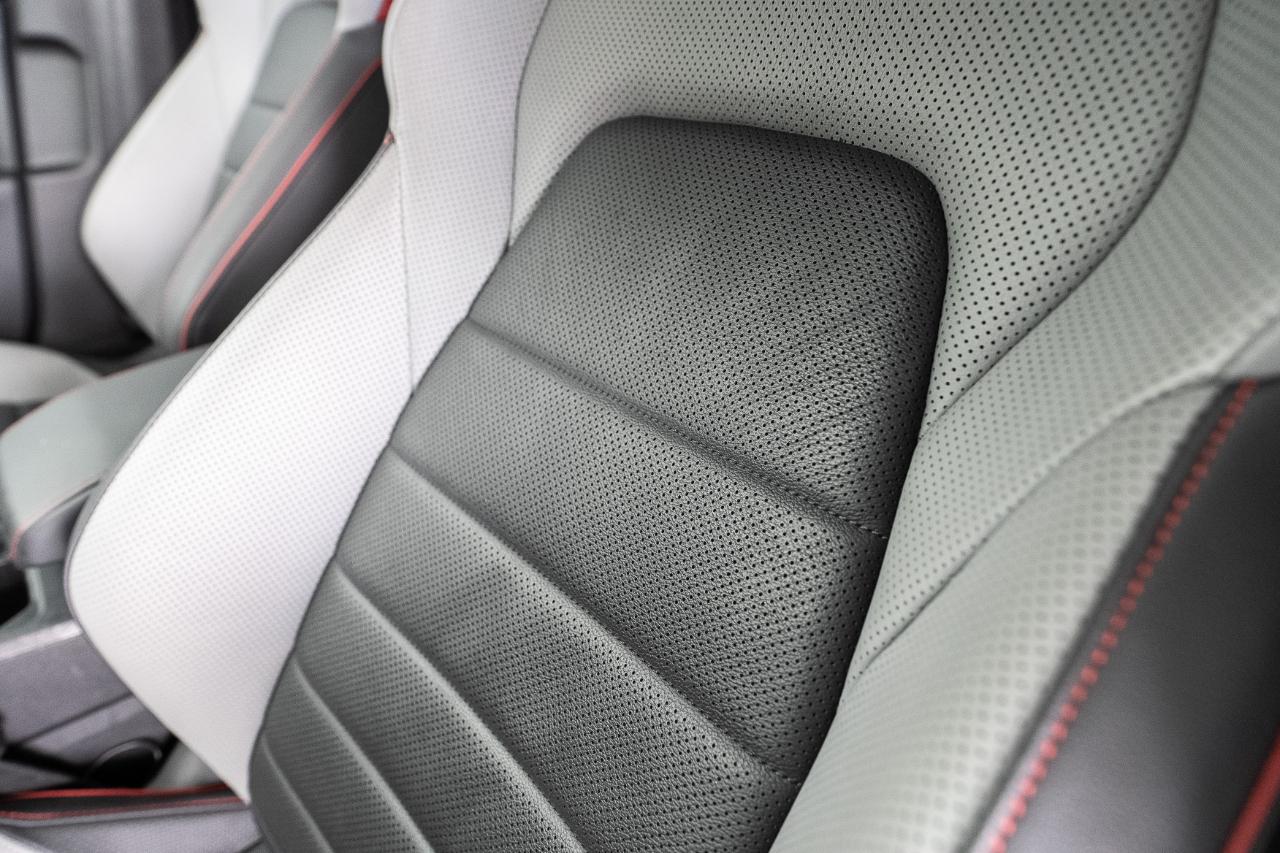 Volkswagen Golf GTI Autobahn 6M 2024