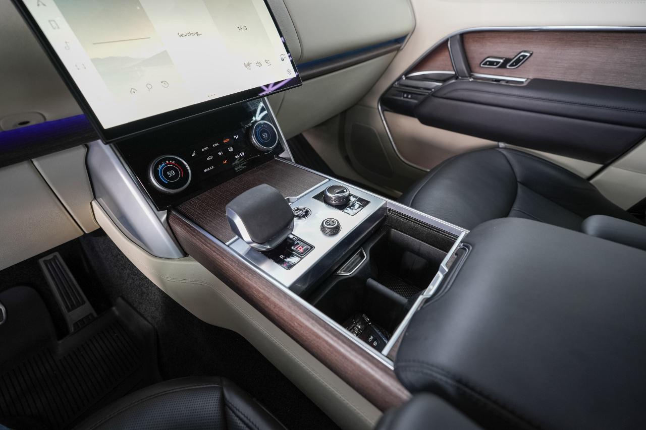 Land Rover New Range Rover SE LWB 2023