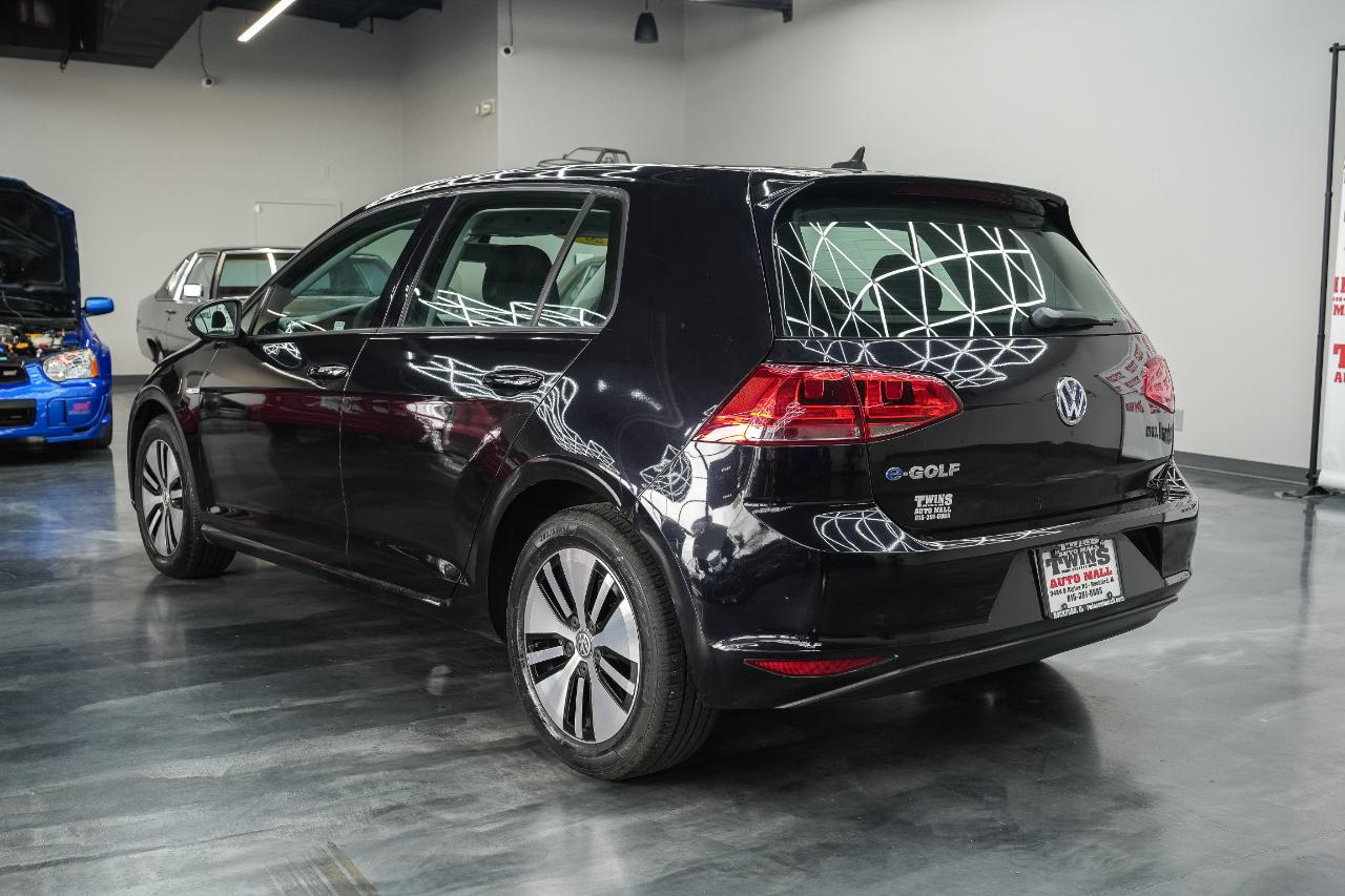 Volkswagen e-Golf SE 2016