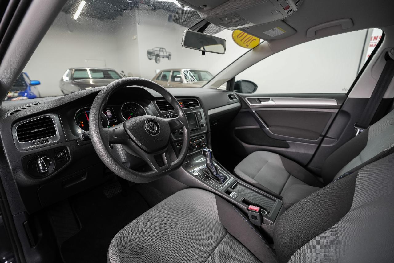 Volkswagen e-Golf SE 2016