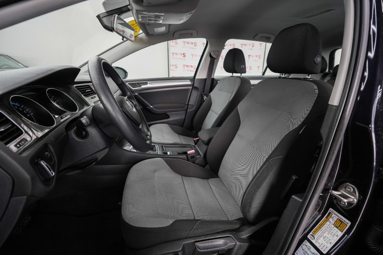 Volkswagen e-Golf SE 2016