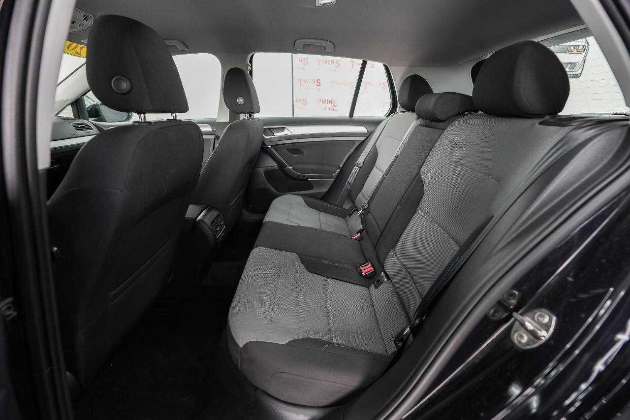 Volkswagen e-Golf SE 2016