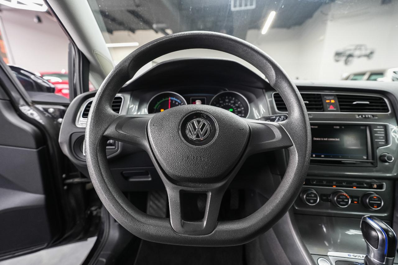 Volkswagen e-Golf SE 2016