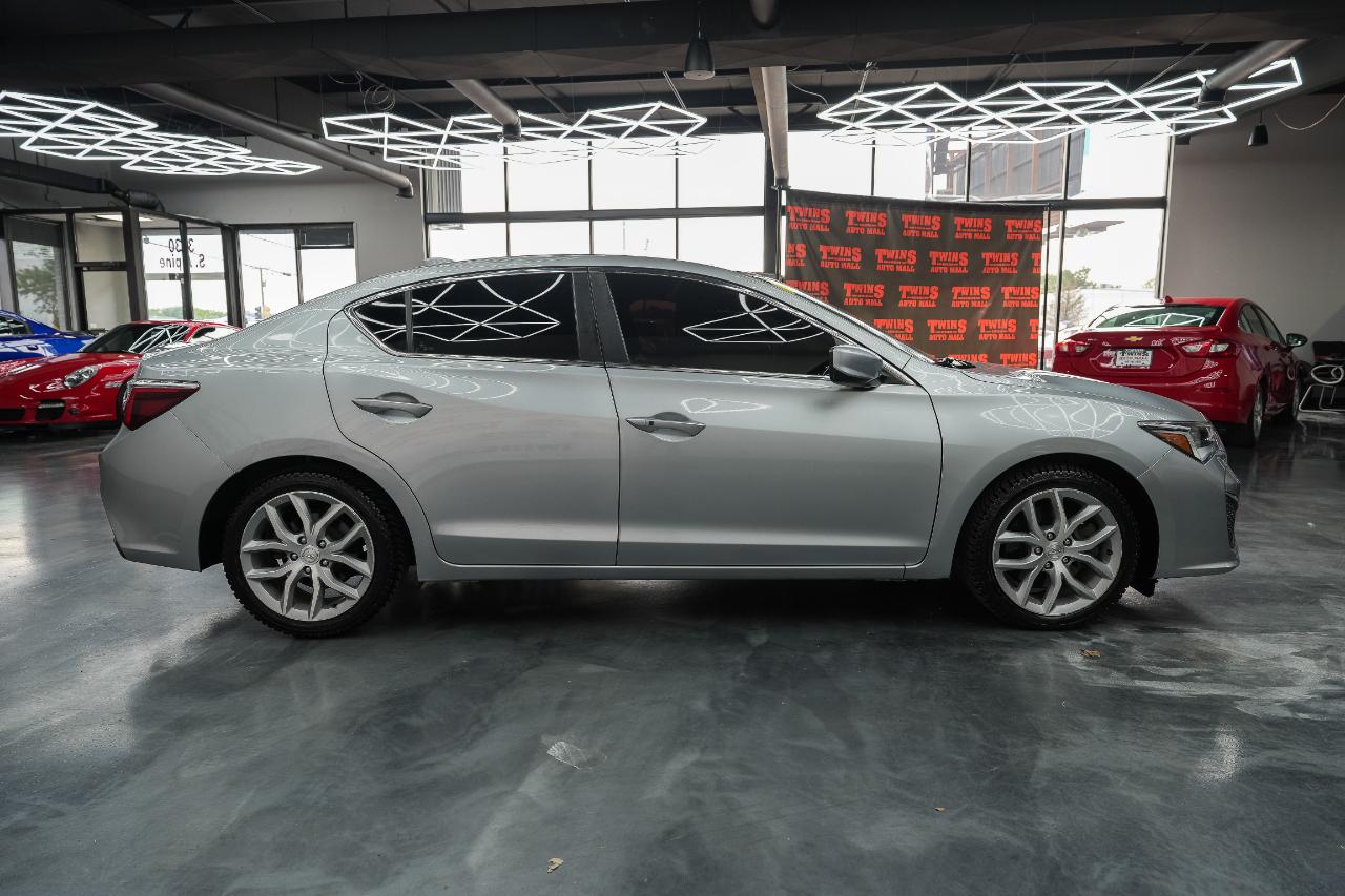 Acura ILX Base 2020